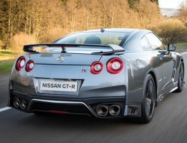 Βίντεο: Το GT-R της Nissan τρελαίνει μικρούς και μεγάλους!